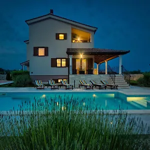 Stokovci In Istria For Families And Kids With A Large Garden And Playground Svetvinčenat